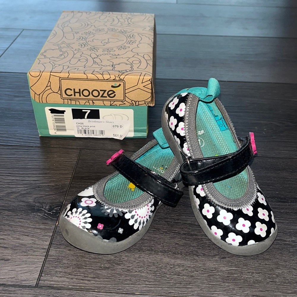 Size 7 Chooze Mary Jane shoes